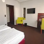 מלון Garner - Zuffenhausen By Ihg 3*