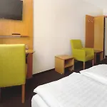 מלון Garner - Zuffenhausen By Ihg שטוטגרט