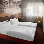 Garner - Zuffenhausen By Ihg 3* שטוטגרט