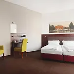 מלון Garner - Zuffenhausen By Ihg שטוטגרט