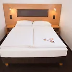 Garner - Zuffenhausen By Ihg 3*