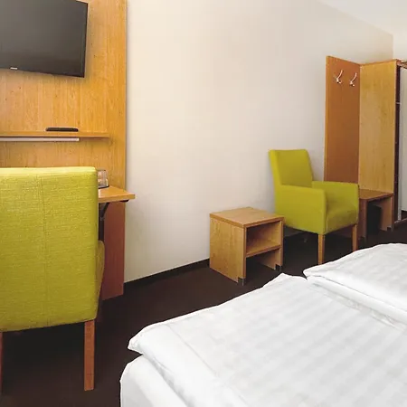 מלון Garner - Zuffenhausen By Ihg שטוטגרט