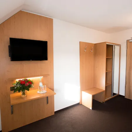 מלון Garner - Zuffenhausen By Ihg 3*