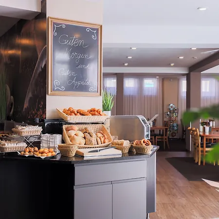 מלון Garner - Zuffenhausen By Ihg 3*