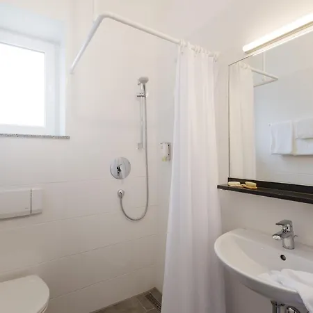 Garner - Zuffenhausen By Ihg מלון 3*