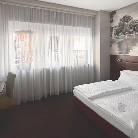Garner - Zuffenhausen By Ihg 3* Stuttgart